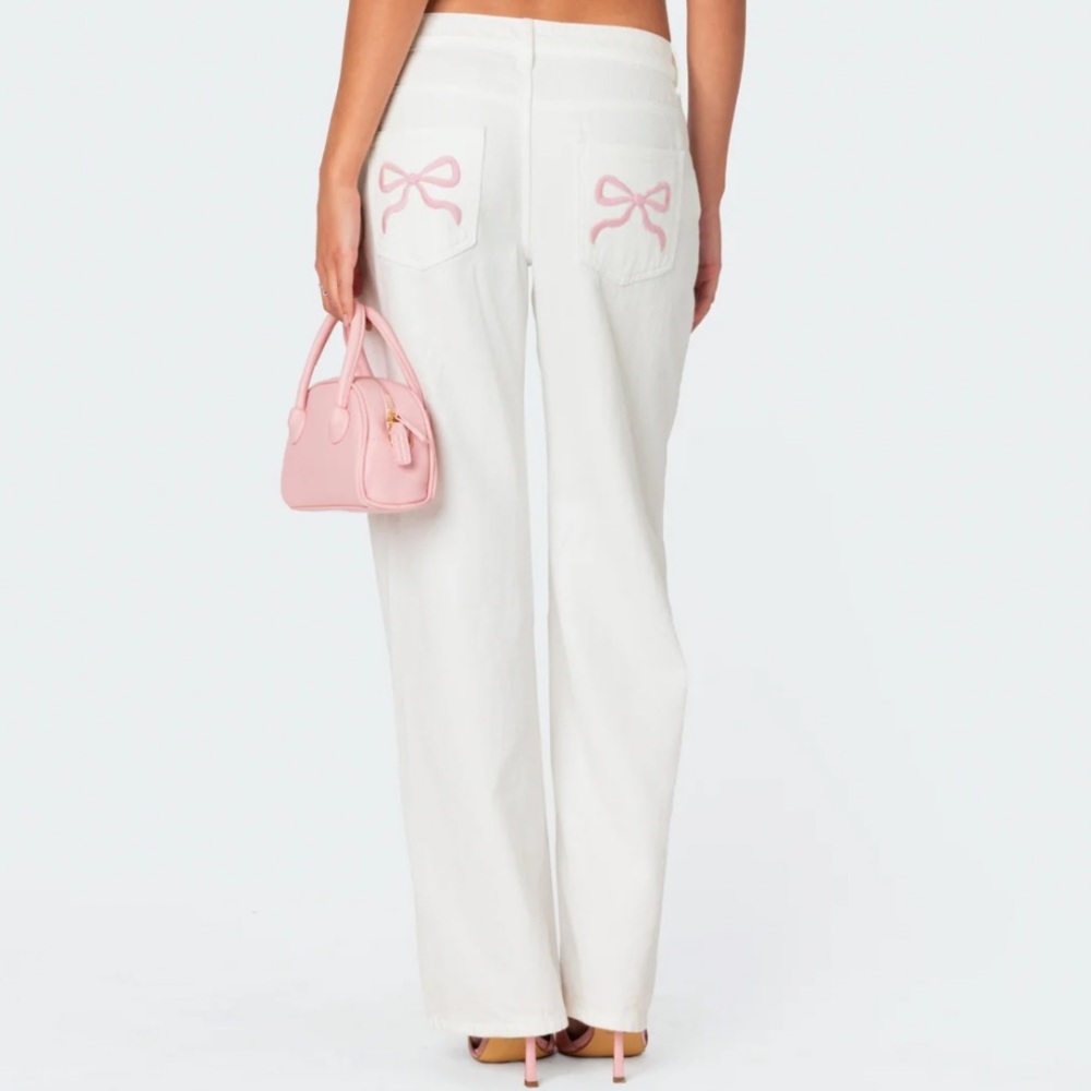 Ashley Mason White Relaxed Fit Jeans-Pink Bow Embroidered Back Pockets-Size 7/28